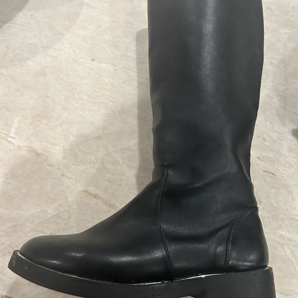 zara black leather boots with pearl detailing - Picture 3 of 5